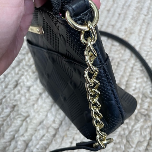 Betsy Johnson faux leather crossbody purse heart embossed black and gold - Picture 8 of 8